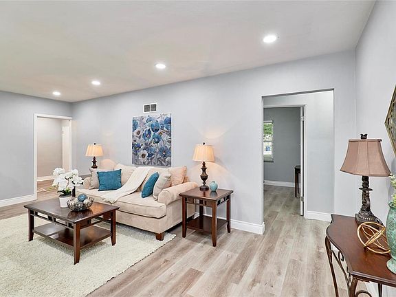 5th image of 7620 S Sunset Dr