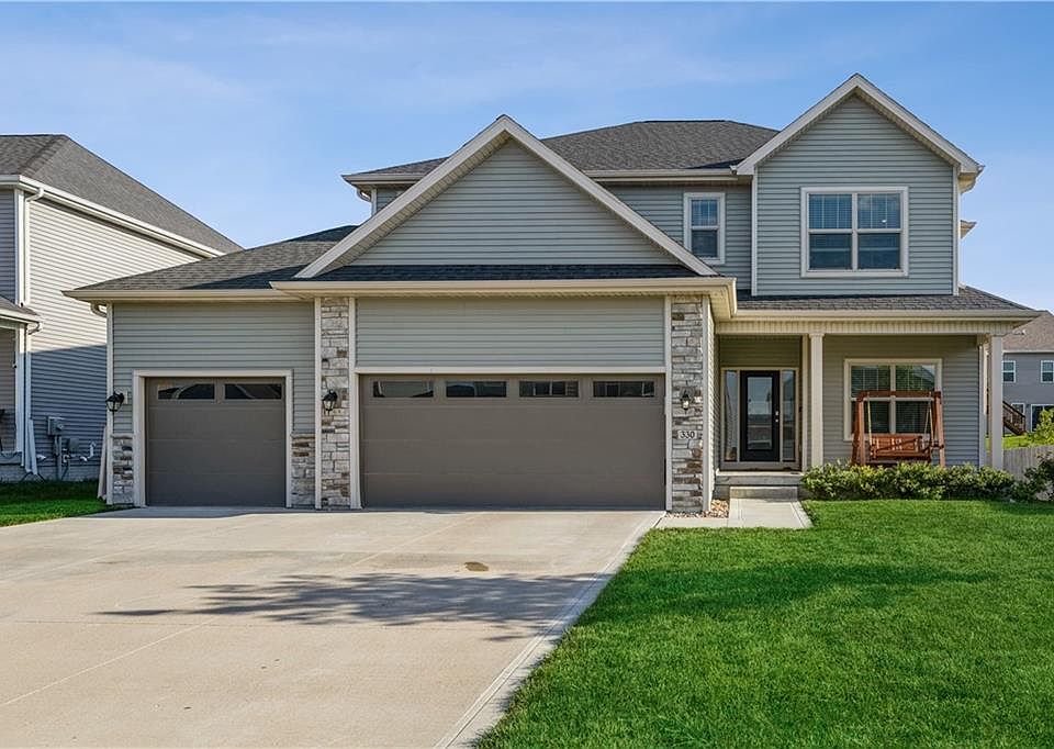 1st image of 330 NE Prairie Wolf Dr