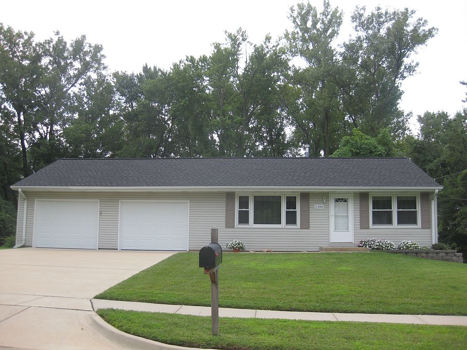 1st image of 11390 Essex Ave