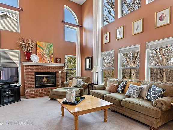 3rd image of 1139 Beverly Dr