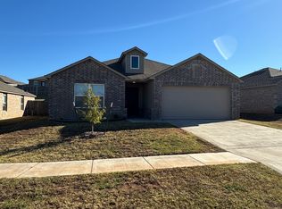 11745 NW 95 St, Yukon, OK 73099