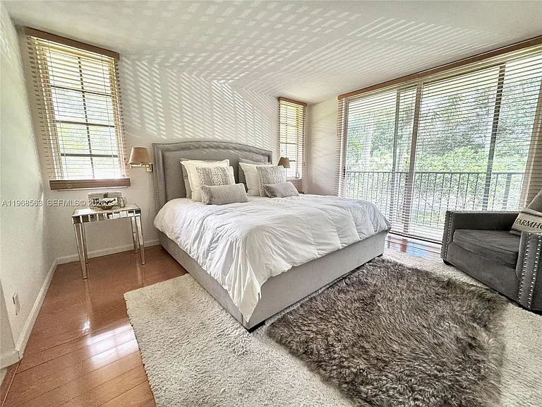 901 W Cypress Ln #201 — Photo 27