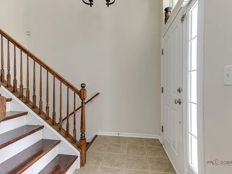 533 Plaza Pl — Photo 6