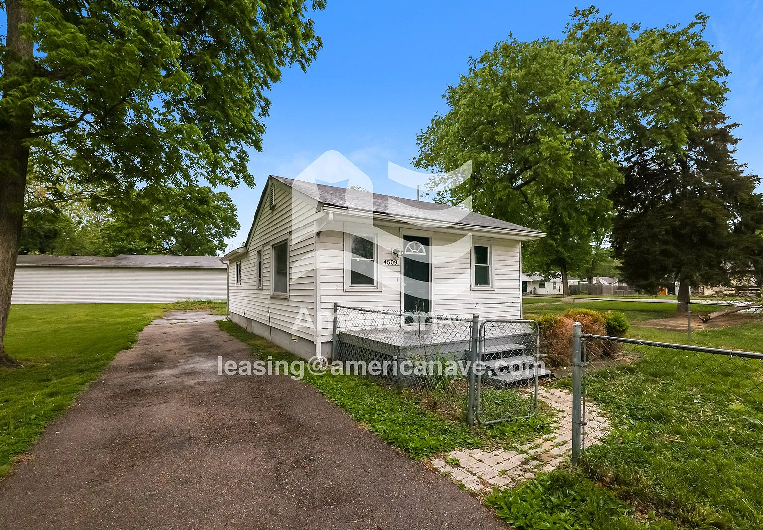 3 bed, 1.0 bath, 1234 sqft, $1,650 — Photo 2
