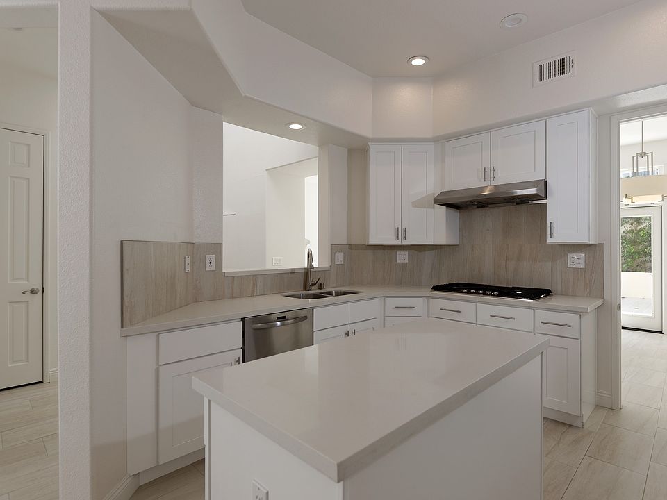 1st image of 9677 Claiborne Sq