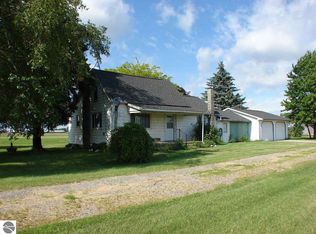 3023 S Crapo Rd, Ithaca, MI 48847