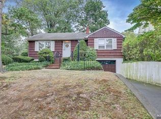 7 Carlton Pl, Rutherford, NJ 07070