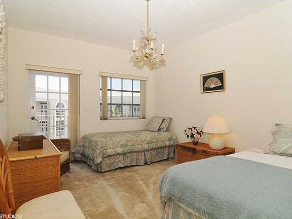 4th image of 1280 S Alhambra Cir APT 1410