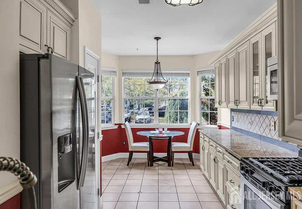 1st image of 408 Blossom Cir