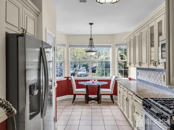 408 Blossom Cir, Dayton, NJ 08810