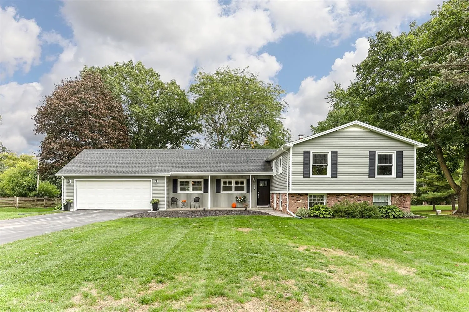 1695 Bishop Rd photo 1