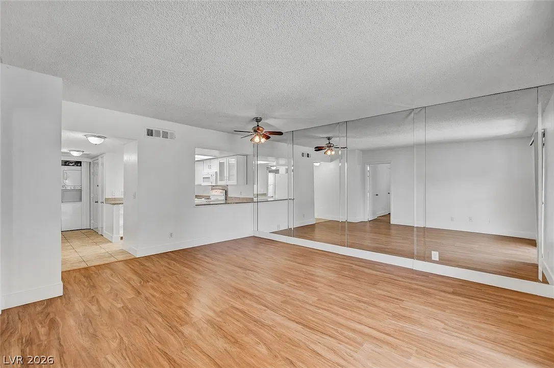 2 bed, 2.0 bath, 892 sqft, $1,150 — Photo 4