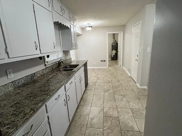 3861 Imperial Dr — Photo 4