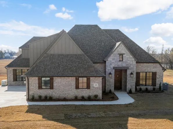 2420 E Cross Creek Dr, Oologah, OK 74053