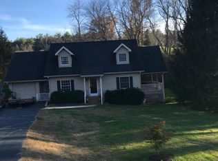 7 Crooked Creek Dr, Asheville, NC 28804