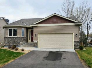 6006 Iris Ln, Rockford, MN 55373