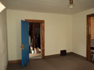 20 Pearl St, Webster, MA 01570