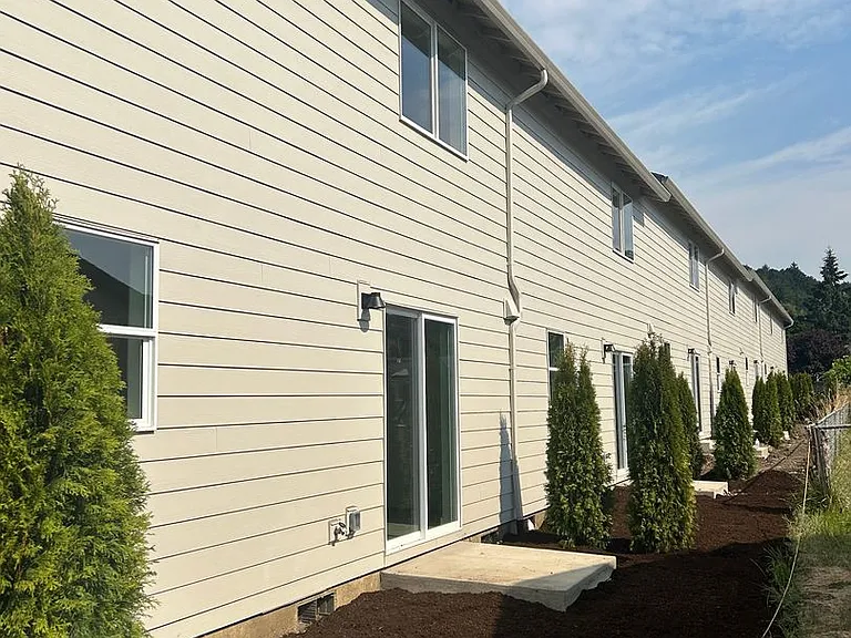 737 NE Sherman St — Photo 18