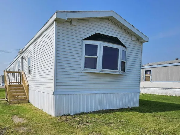 LOT 302 411westside Trailer Ct, Roseau, MN 56751