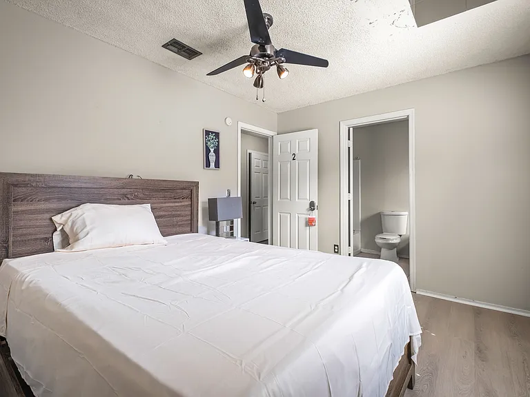 3417 Kingston St #1 — Photo 3