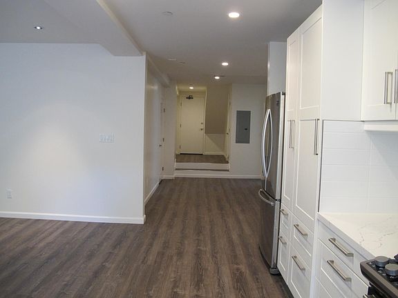 3rd image of 1631 Chestnut St #17