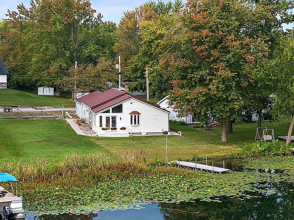 5th image of 5877 S Woodstrail Dr