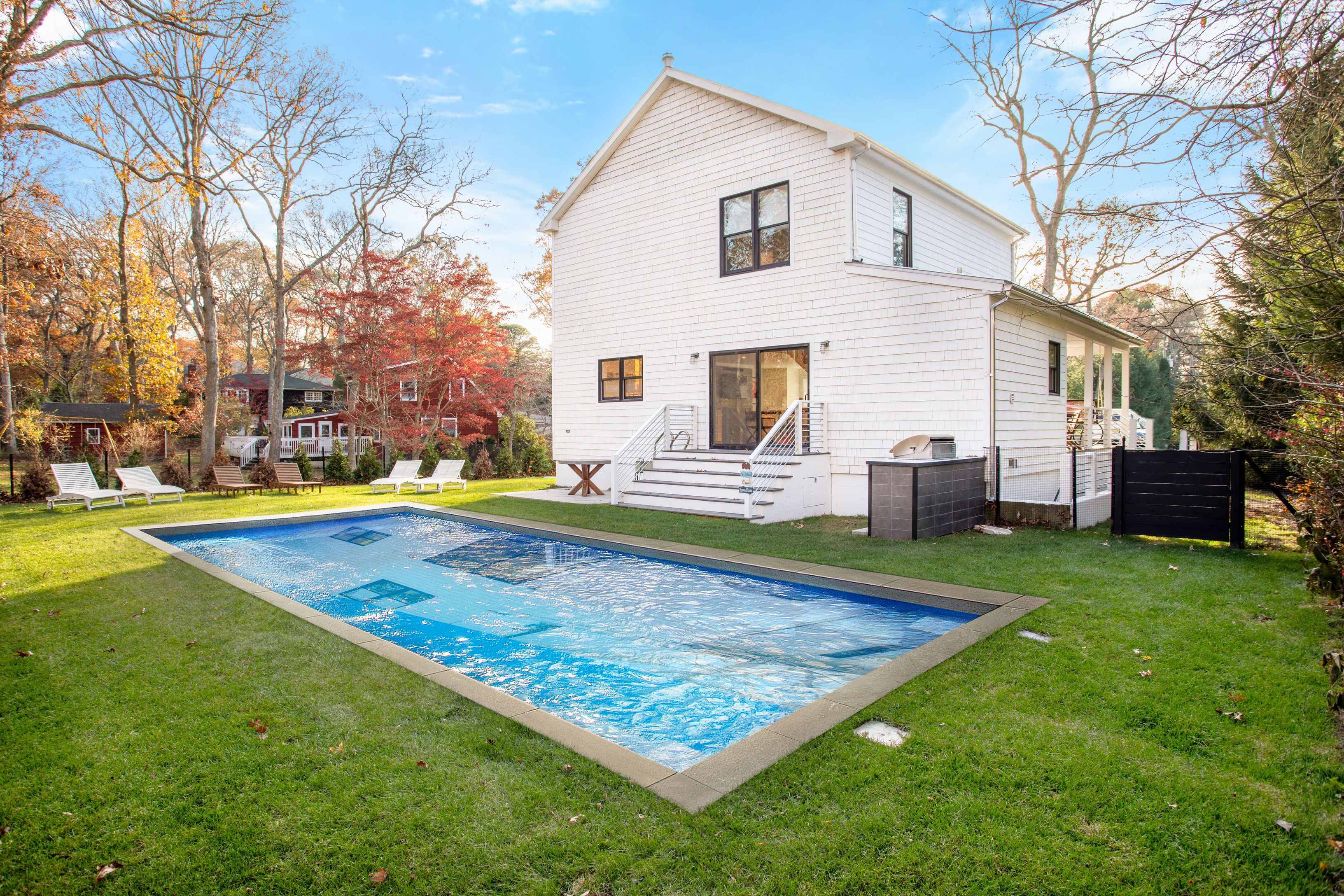 42 Knoll Rd, Southampton, NY 11968 Out East