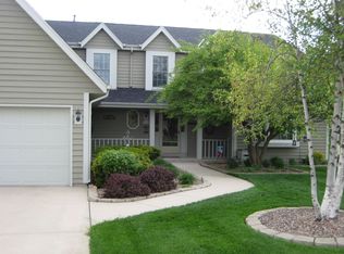 W268N2089 Shooting Star Rd, Pewaukee, WI 53072