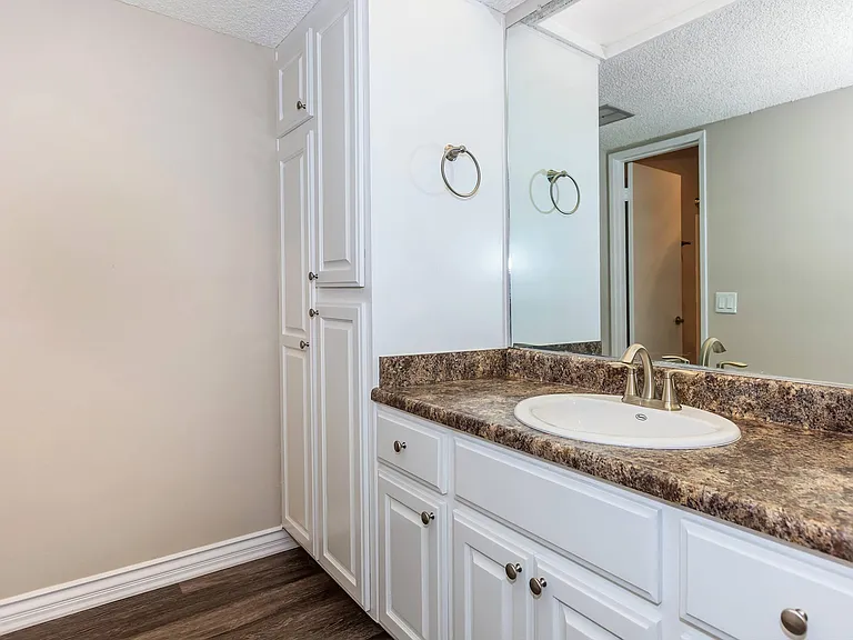Birchwood Village Apartment Homes — Photo 34