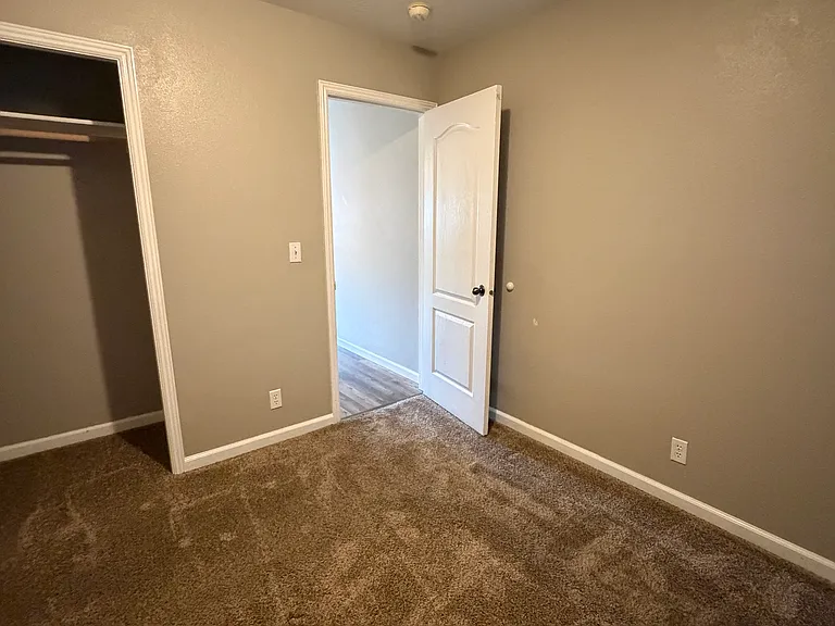 16566 N Liverpool Ln — Photo 10
