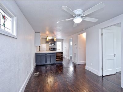 2001 E 9th St #B, Austin, TX, 78702