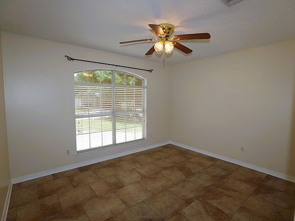 3rd image of 2085 Sequoia Cir