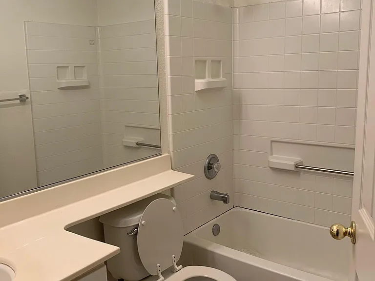 377 Coventry Cir — Photo 6