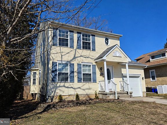 5th image of 423 Jackson Ave