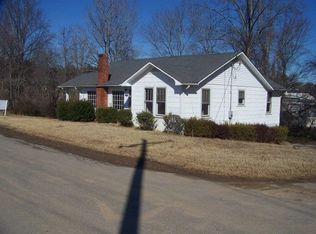 151 Mill Rd, Marion, NC 28752