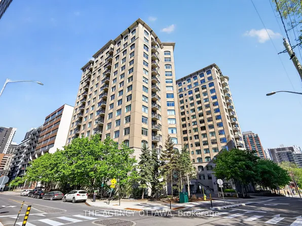 85 Bronson Ave #905, Ottawa, ON K1R 6G7