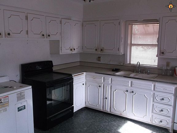 5th image of 901 W Greene St