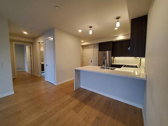 3rd image of 2600 Harrison St #402