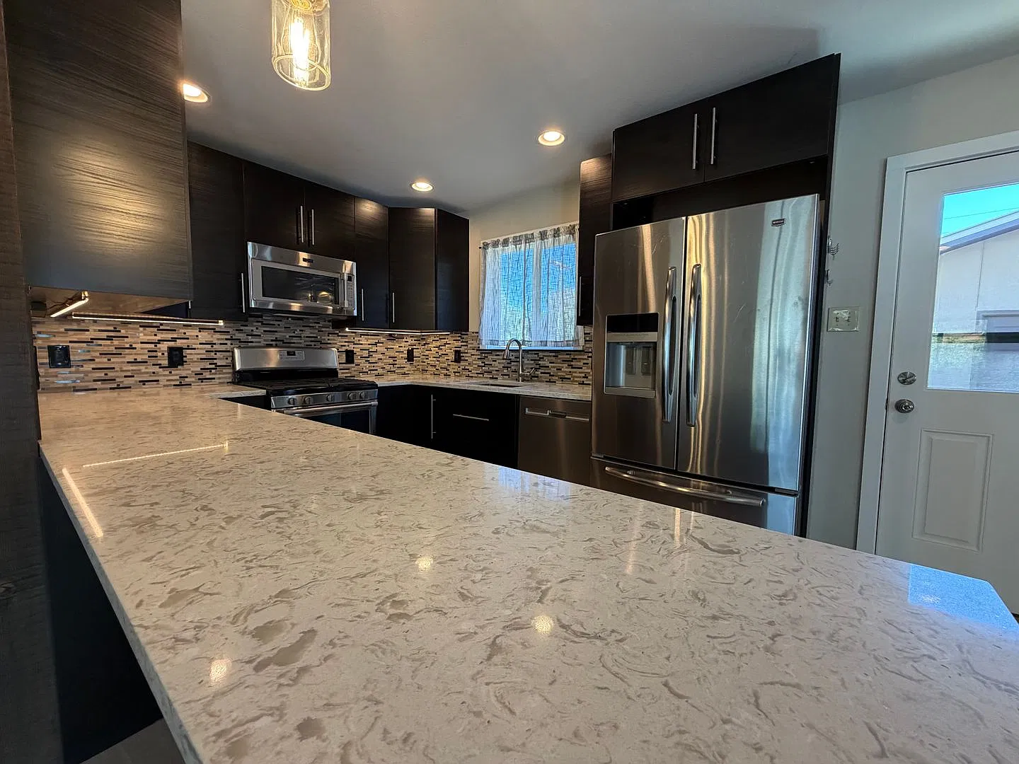 4 bed, 1873 sqft, $3,500 — Photo 4