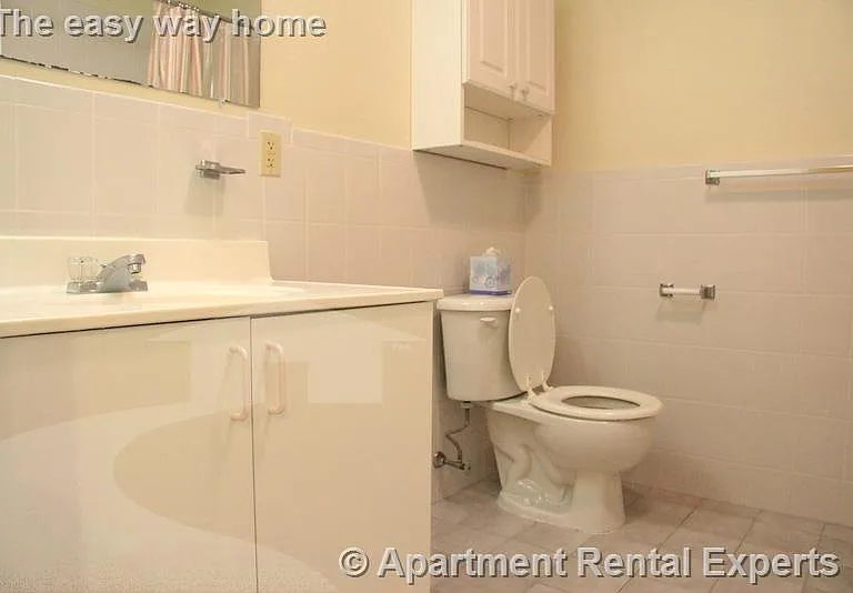 460 Green St #3 — Photo 9