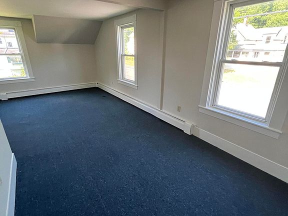 4th image of 1032 Commercial Street