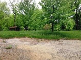 305 S Valley Hill Rd, Bull Valley, IL 60098