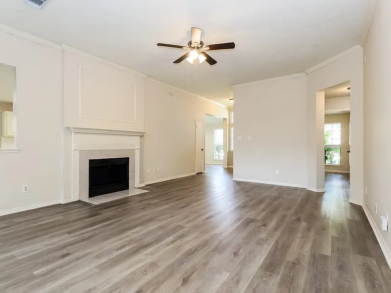 4910 Stone Harbor Dr — Photo 4