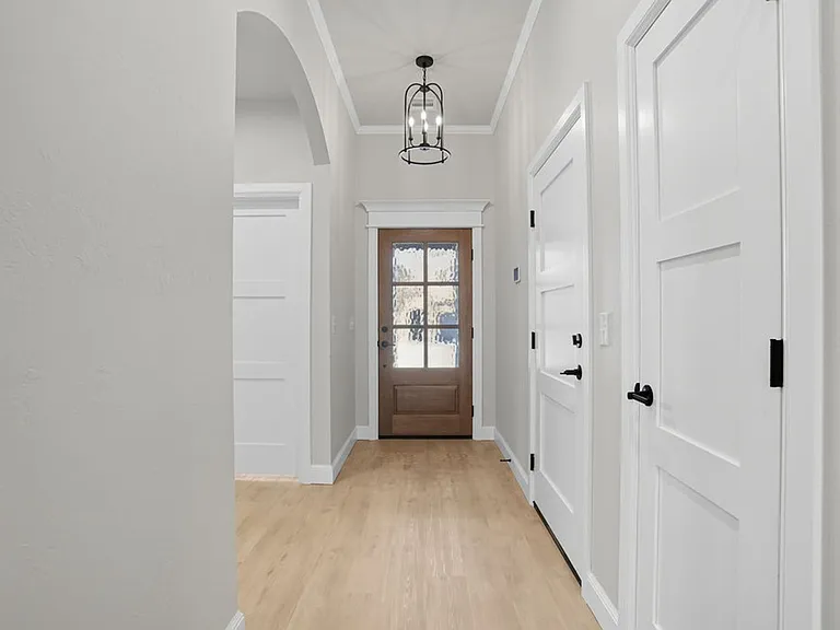 4200 Abbey Park Dr — Photo 2