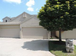 1476 W Harbour Towne Cir, Muskegon, MI 49441