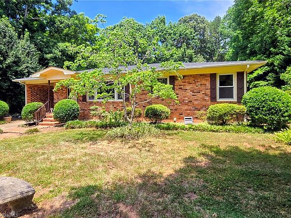 3rd image of 171 Idlewild Dr