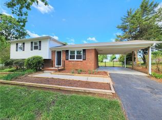 118 Dewsberry Rd, King, NC 27021