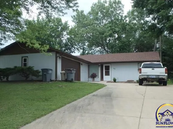 2401 Apple Dr, Emporia, KS 66801