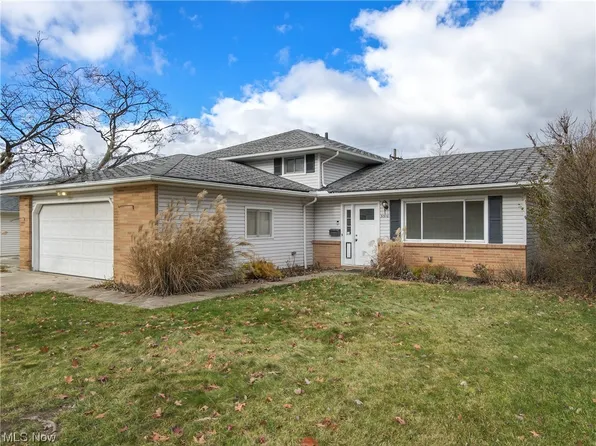 5510 Hollywood Dr, Parma, OH 44129