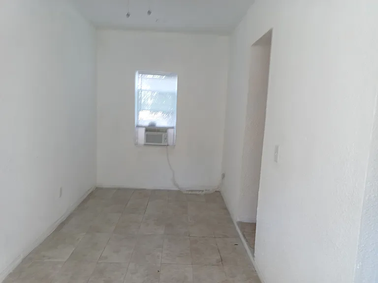 1231 Sunset Point Rd — Photo 3